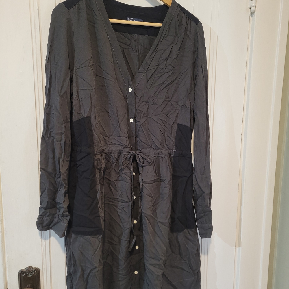 GAP Charcoal and Black Long Sleeve Dress